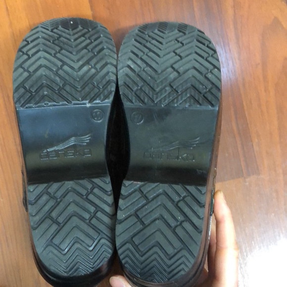 Dansko Tooled Leather Wooden Heel Clog Size 37 Antique Brown Floral - Picture 9 of 10